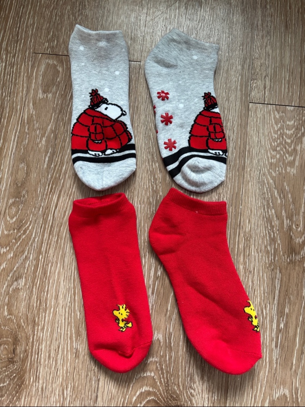 Snoopy & Woodstock winter grippy ankle socks
